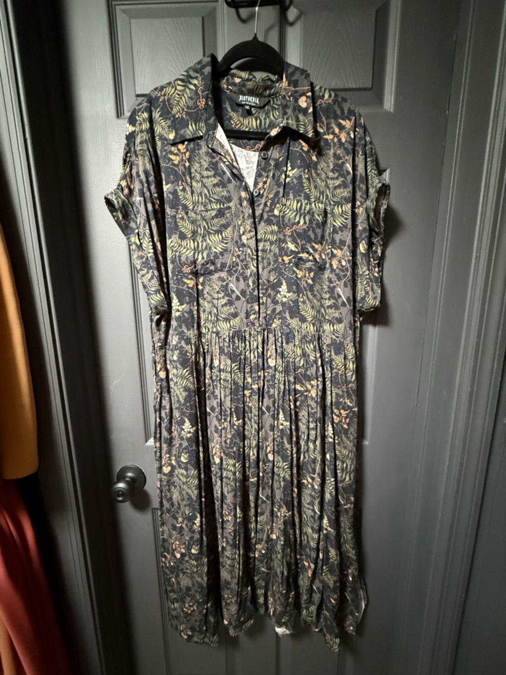 Disturbia Dark Floral Button-Front Shirt Dress in Green and Black